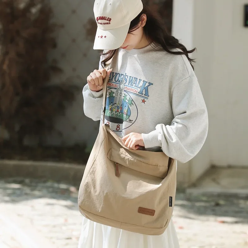 Japanese Women Men Shoulder Cr - Japanese Lifestyle Books recension och pris
