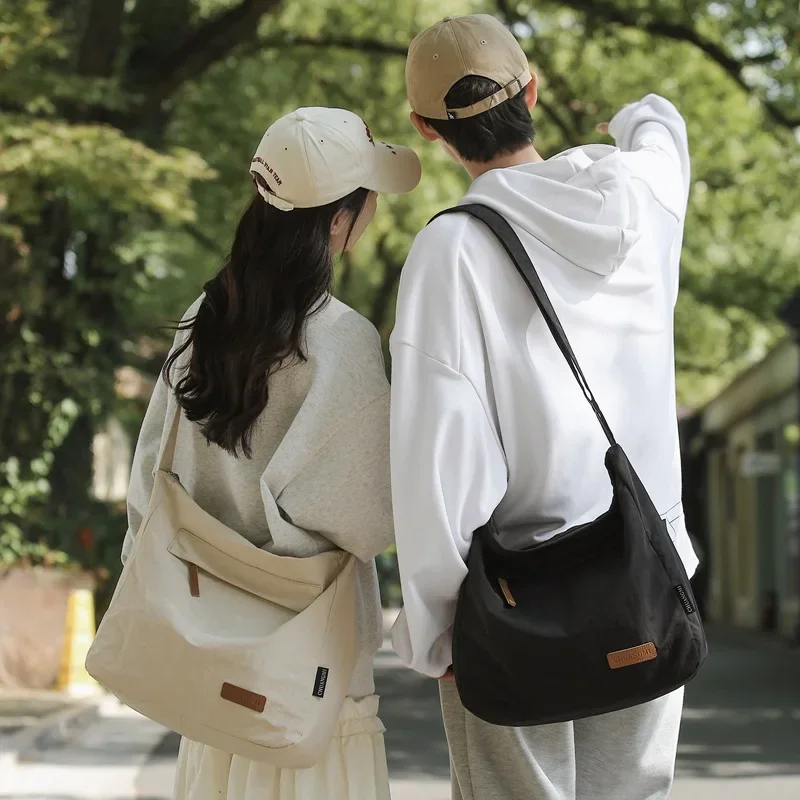 Japanese Women Men Shoulder Cr - Japanese Lifestyle Books recension och pris