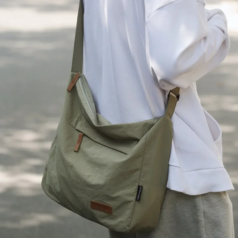 Japanese Women Men Shoulder Cr - Japanese Lifestyle Books recension och pris